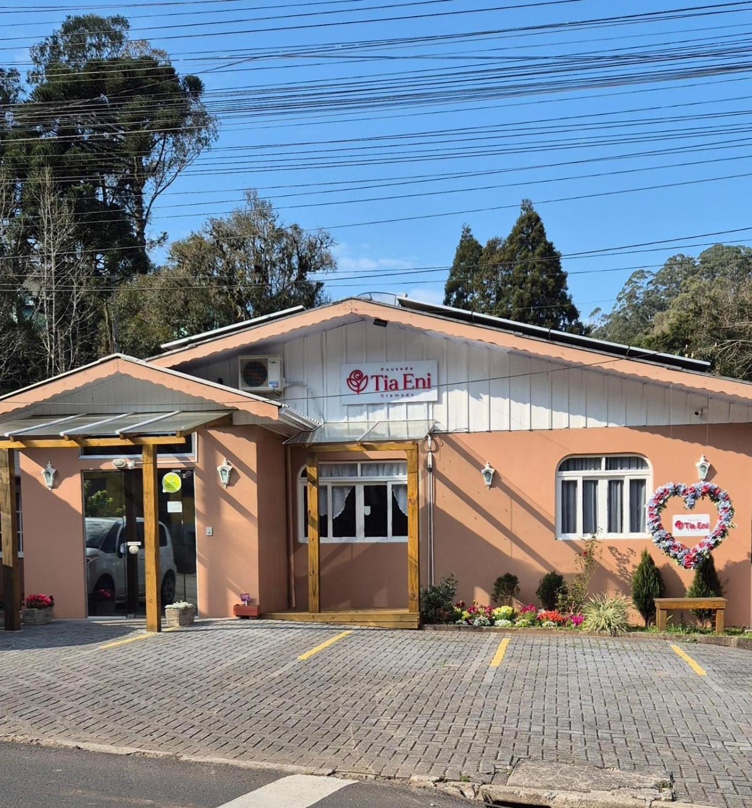 Tia Eni Gramado